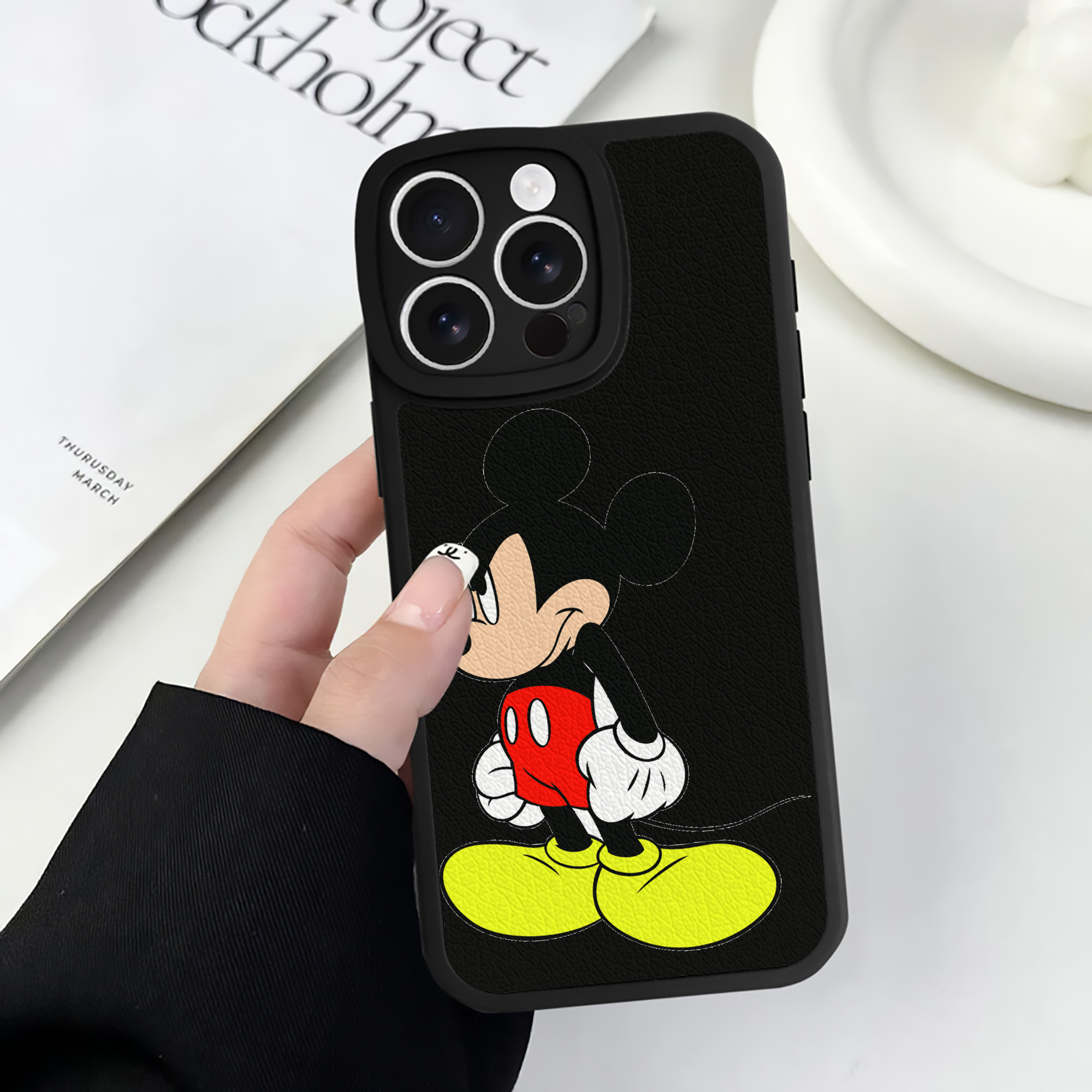 （画像用） ミッキーマウス Mickey Mouse 【iPhone 16シリーズ対応】シリコンスマホケース（レザー調） 材質：シリコン
